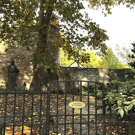 Korter Little House With Own Garden In Old Town